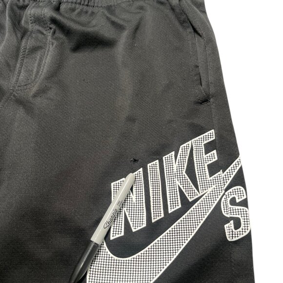 Nike Dri-Fit Sportswear SB Skateboarding Shorts Men's Large Black Elastic Waist - Picture 3 of 6